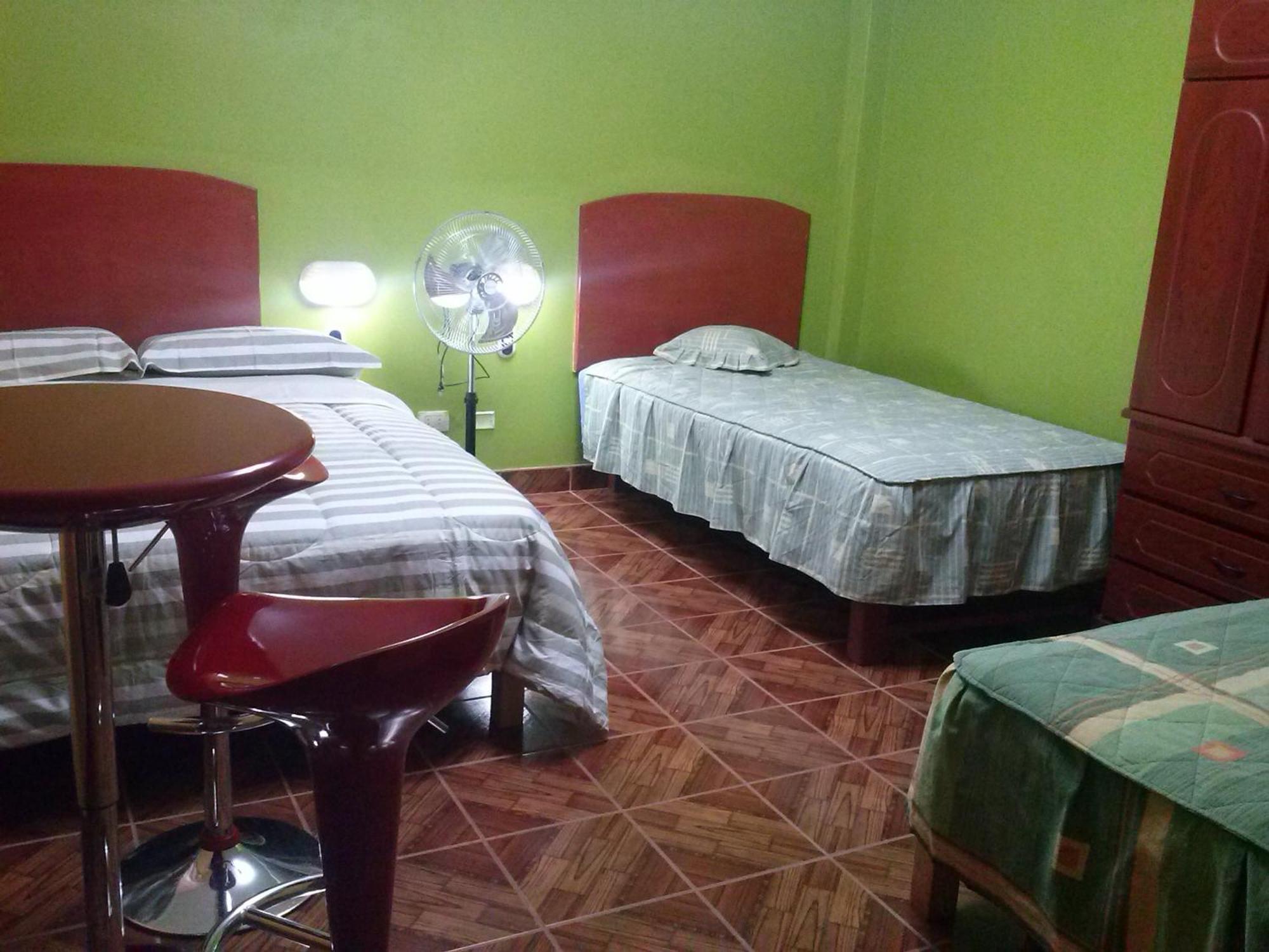 Hostal Real Alcazar Nazca Habitación foto
