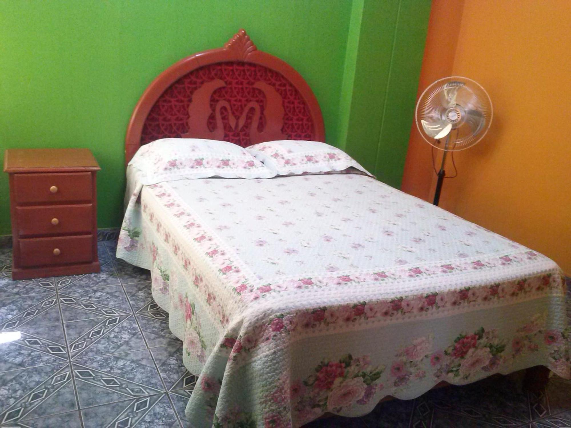 Hostal Real Alcazar Nazca Habitación foto
