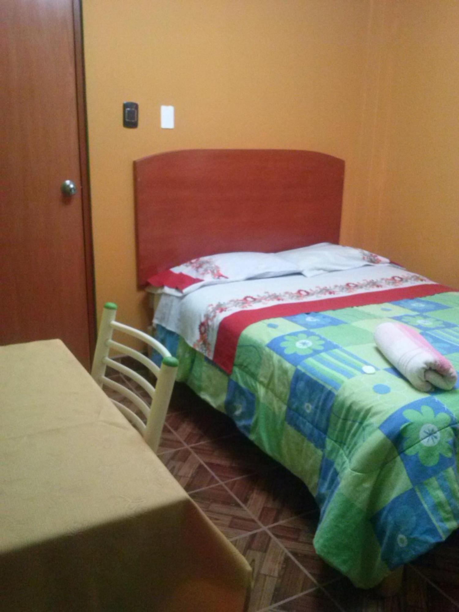 Hostal Real Alcazar Nazca Habitación foto