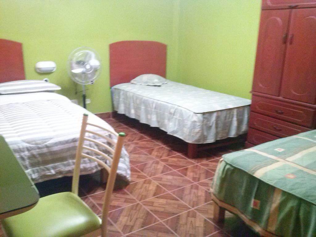 Hostal Real Alcazar Nazca Habitación foto